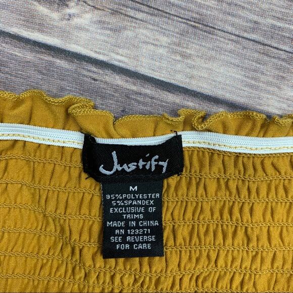 Justify smocked off shoulder top - Picture 2 of 3